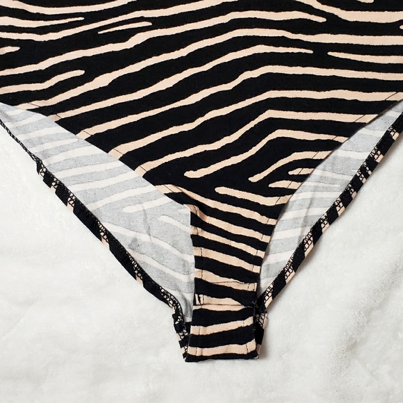 H&M Swimsuit Zebra print - Picture 3 of 5
